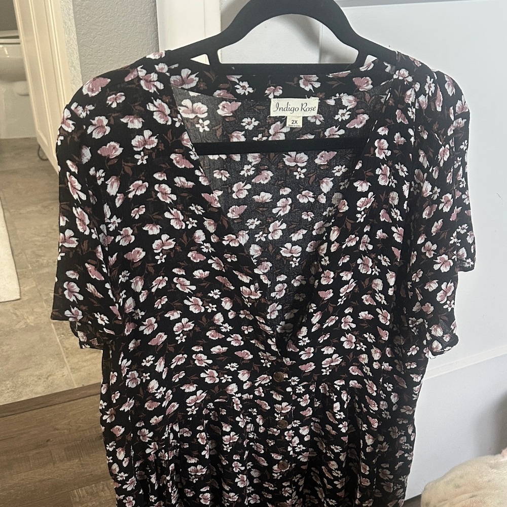 Indigo Rose Floral Women's Blouse - Black and Pink